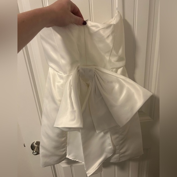 White Lulu’s Dress. Size S. Worn once. - Picture 2 of 2